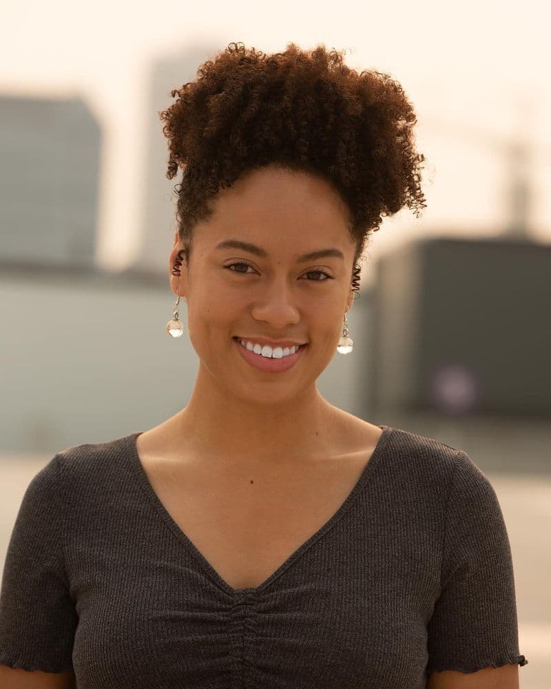 Delaney Jackson Headshot – Garage 1