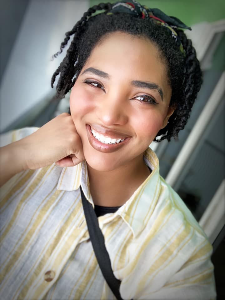Maholmes_Erica_Headshot